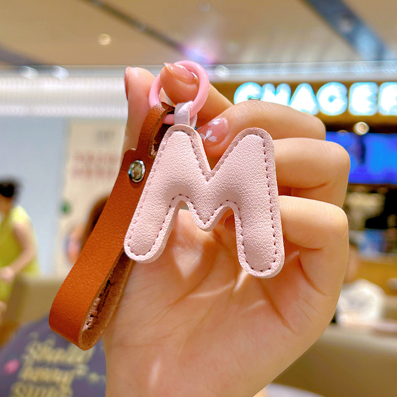 الإبداعية بولي Leather الجلود  - مراجعة Monogram Keychain Leather وسعره