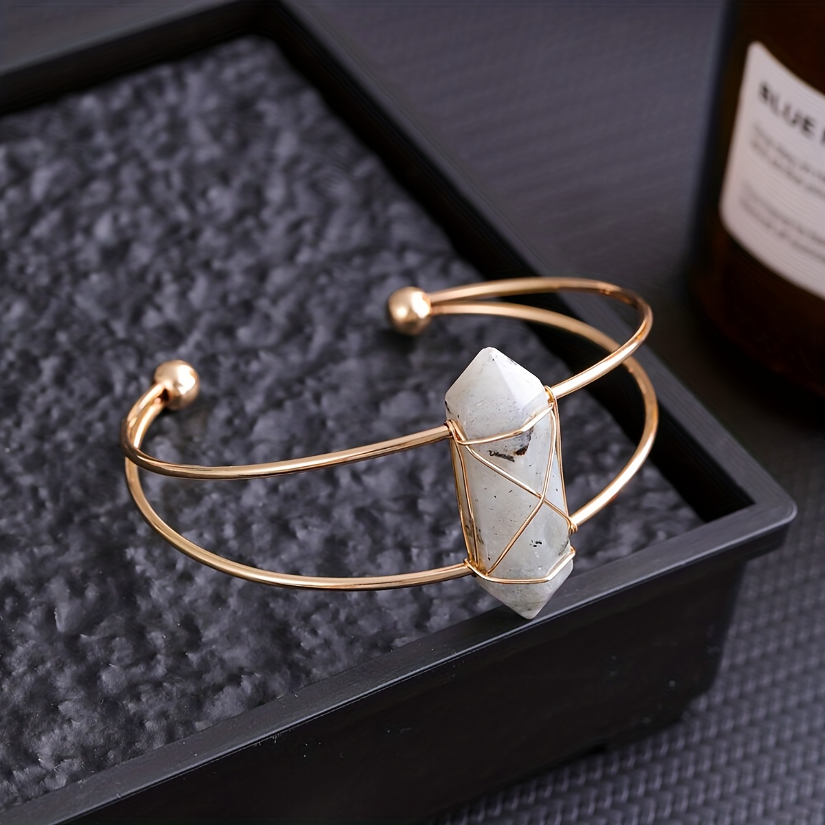 سوار من الأحجار الكريمة الكريس - مراجعة Coordinates Bracelet وسعره
