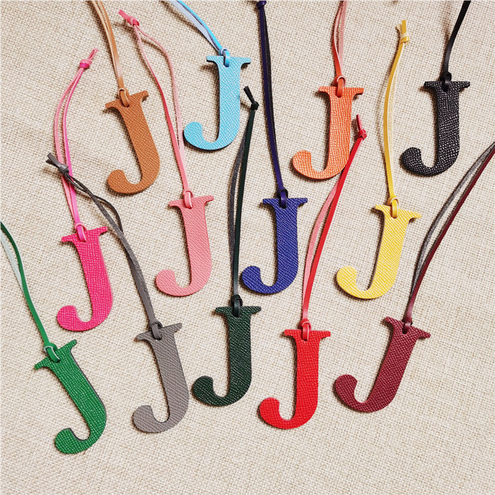 الإنجليزية رسالة H I J K L M N - مراجعة Monogram Keychain Leather وسعره